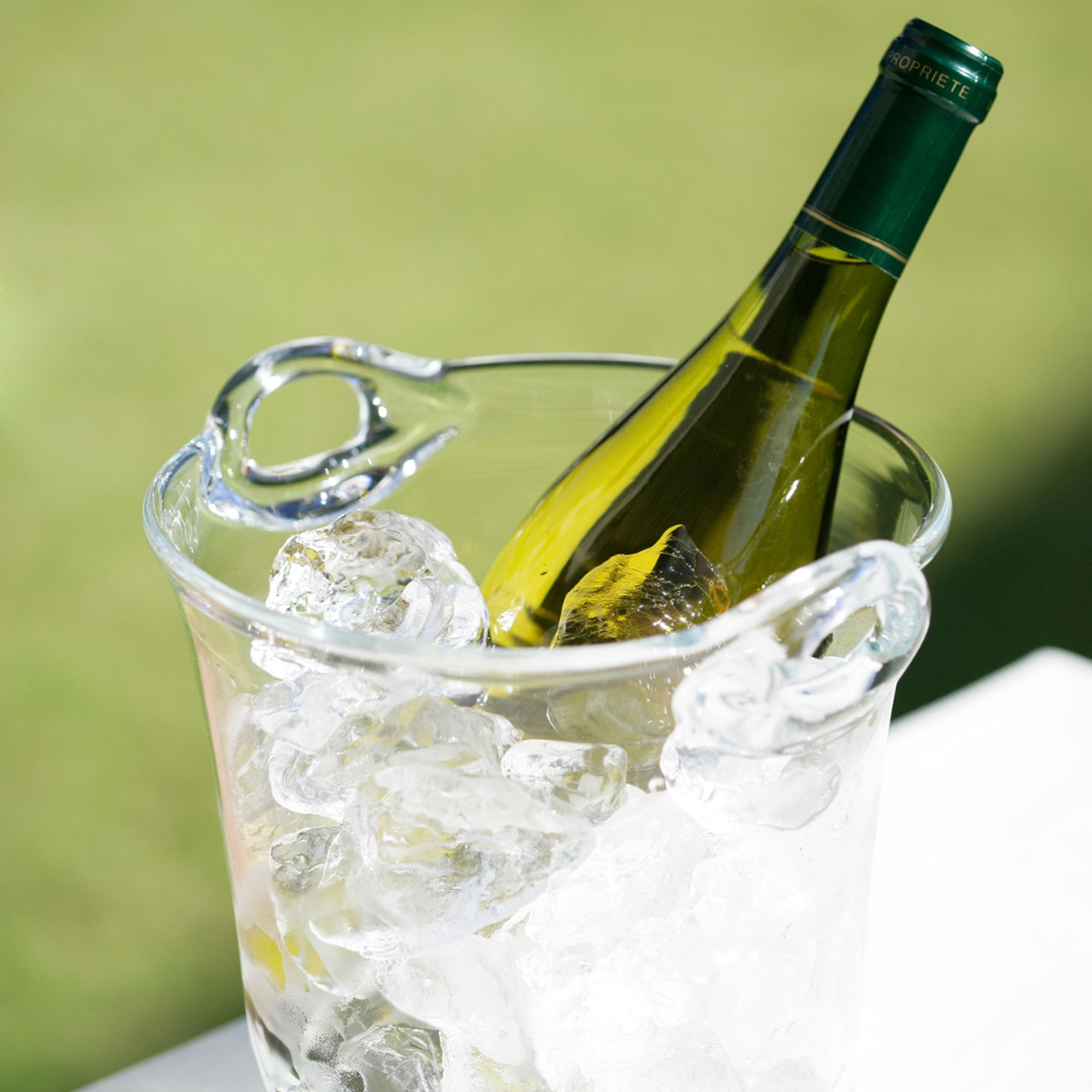 Exploring Canadian Farming Niches – From Maple Syrup to Ice Wine